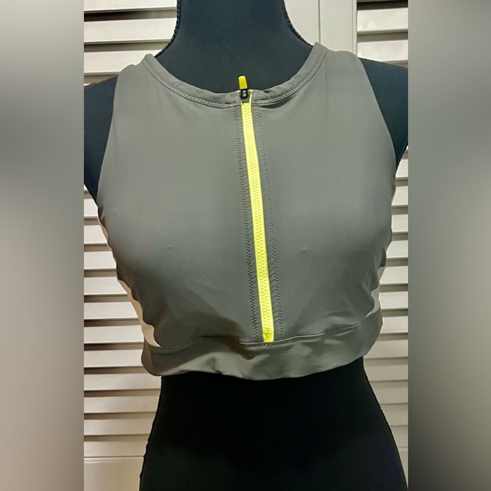 Athleta Sports Bra with Removable Pads, size Medium